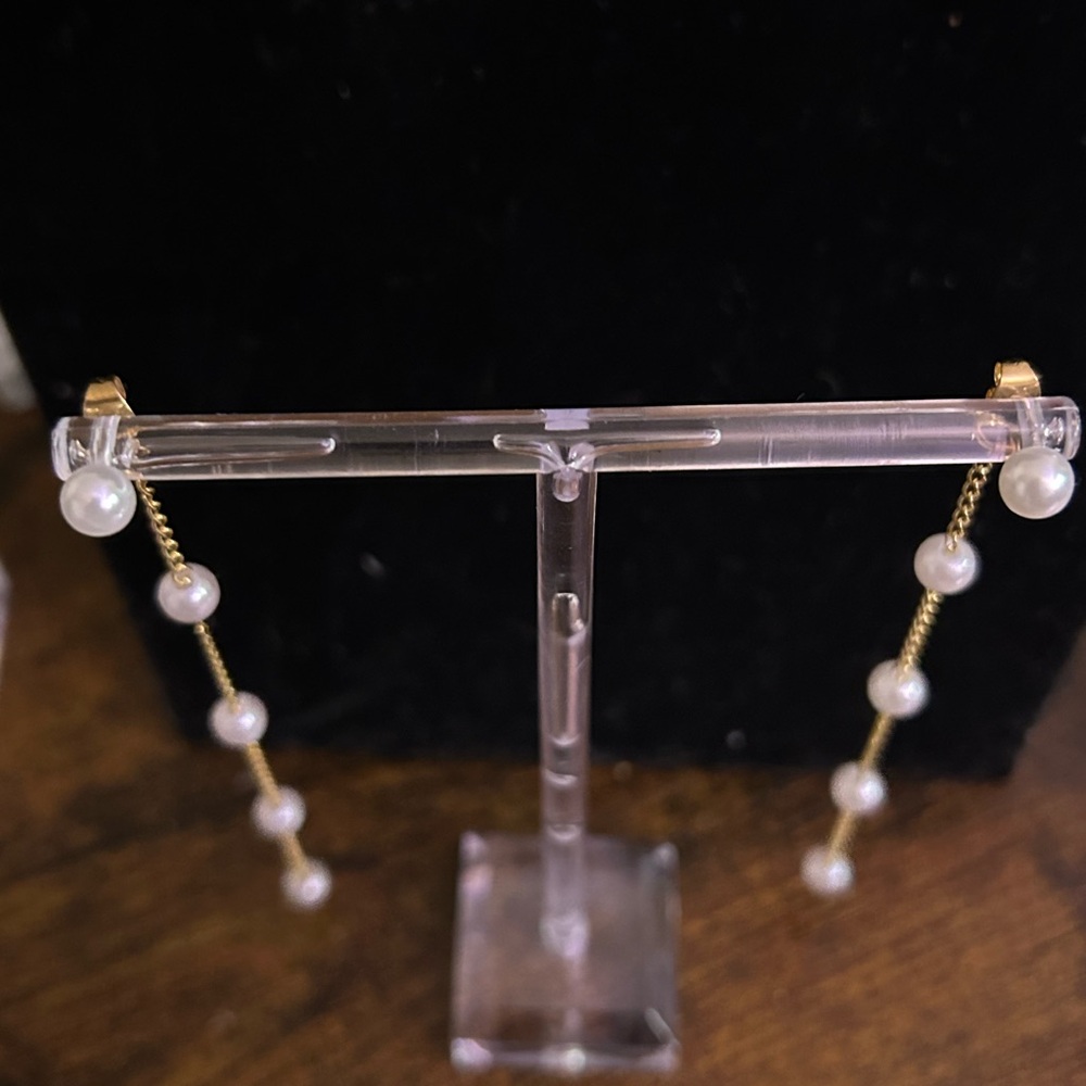 ❤️ ⭐Long Pearl/ Gold Earrings - Picture 2 of 4
